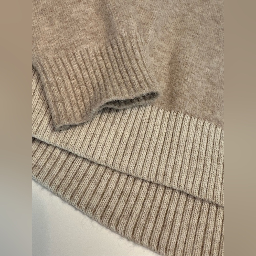 Lululemon alpaca wool V-neck sweater white opal size small - Picture 7 of 8